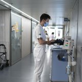 Les différents acteurs de la santé n'arrivent pas à communiquer entre eux. Cela doit changer grâce au programme DigiSanté qui doit permettre l'interopérabilité des systèmes et des processus (archives). KEYSTONE/GAETAN BALLY